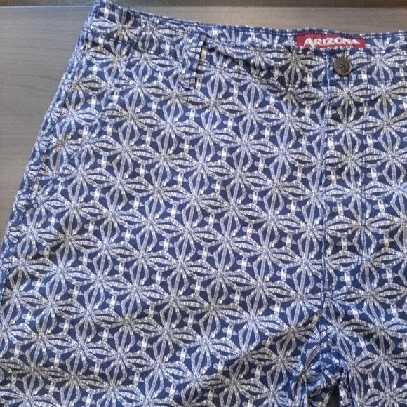 Arizona Jean Company Blue Patterned Men's Flat Front Shorts - Picture 2 of 11